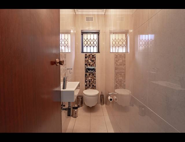 4 BEDROOM HOUSE FOR SALE IN RESERVOIR HILLS